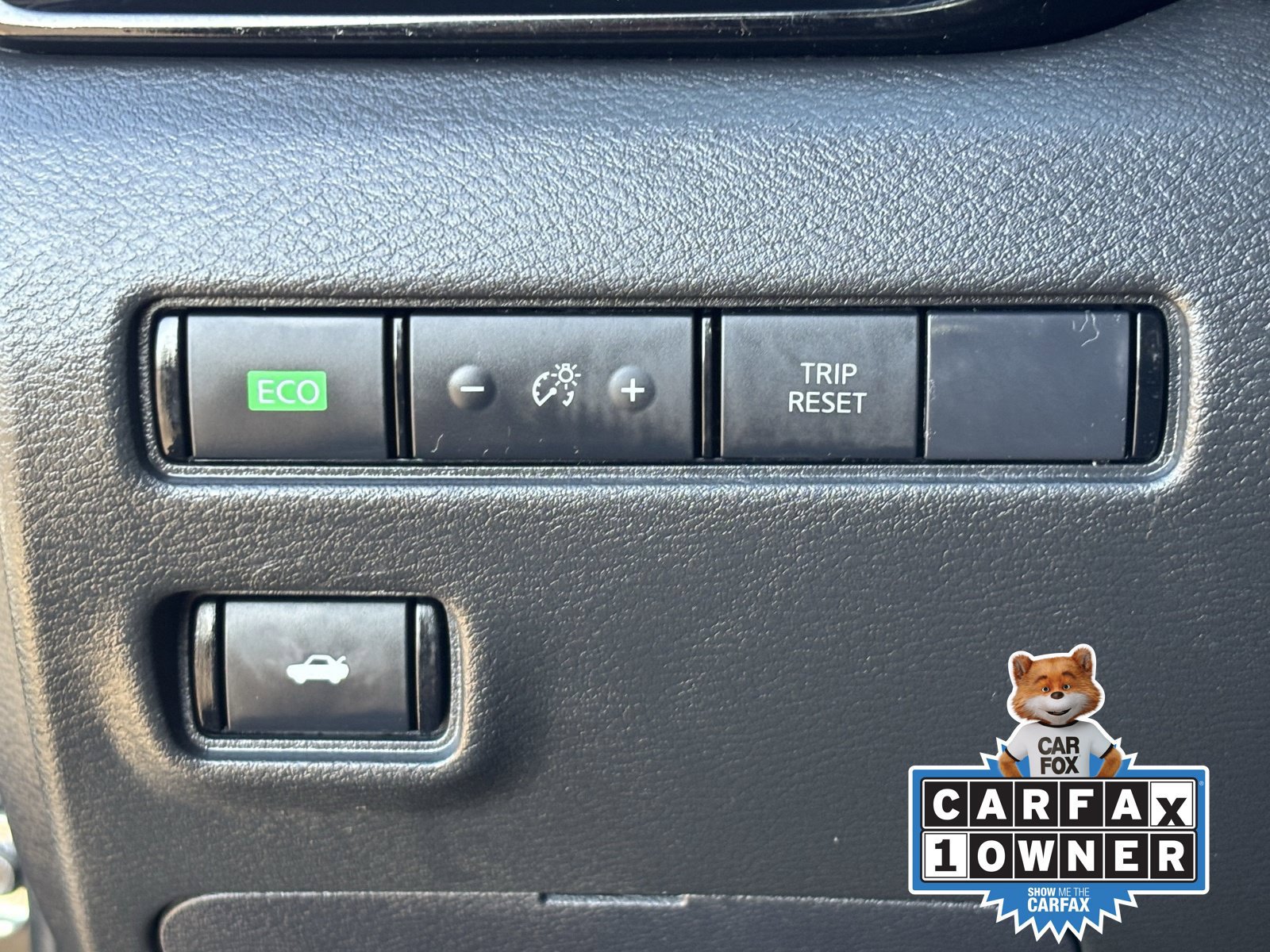 Certified 2025 Nissan Sentra SV FWD image 32