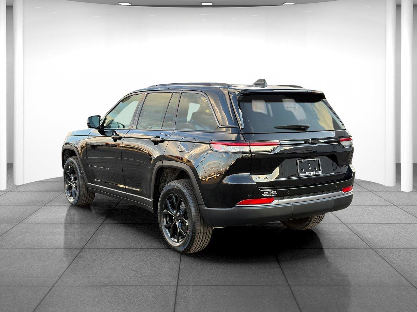 New 2026 Jeep Grand Cherokee Altitude image 5