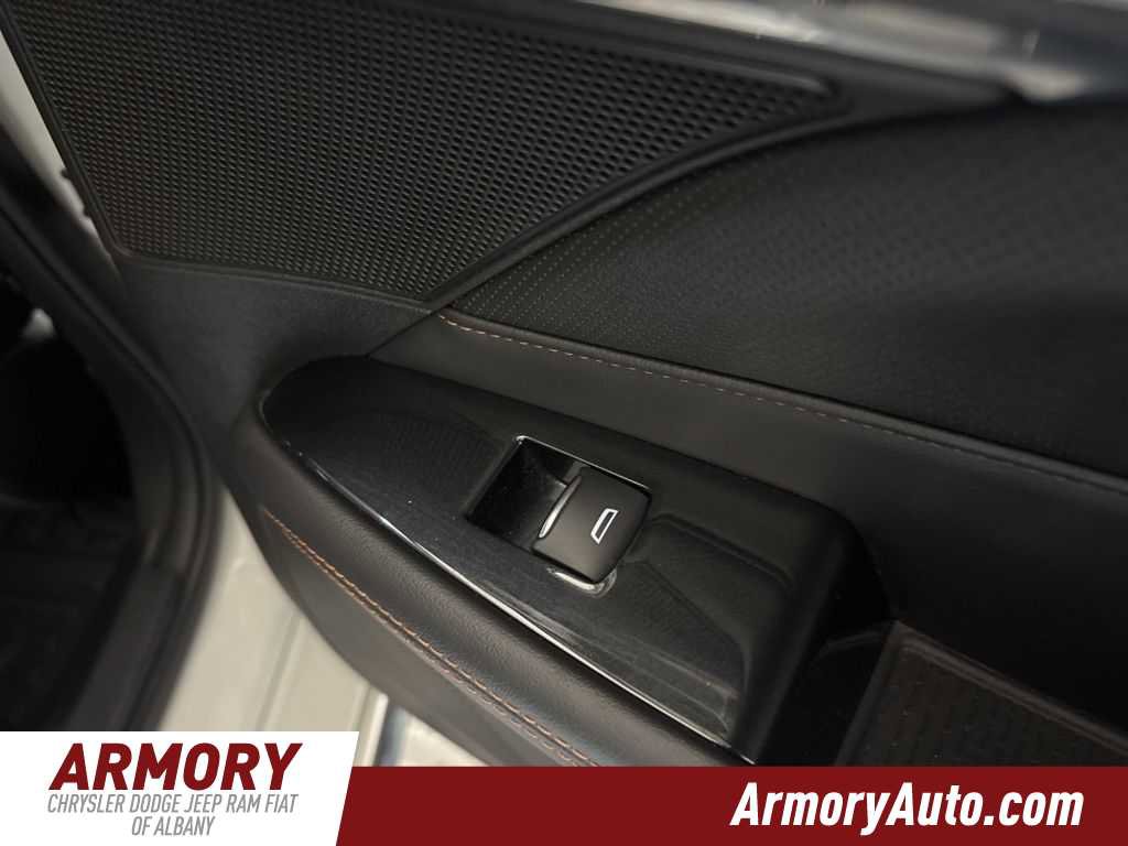 Used 2021 Cadillac CT4 V w/ Technology Package image 33