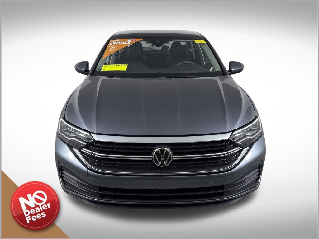 Used 2024 Volkswagen Jetta SE w/ Panoramic Sunroof Package FWD image 9