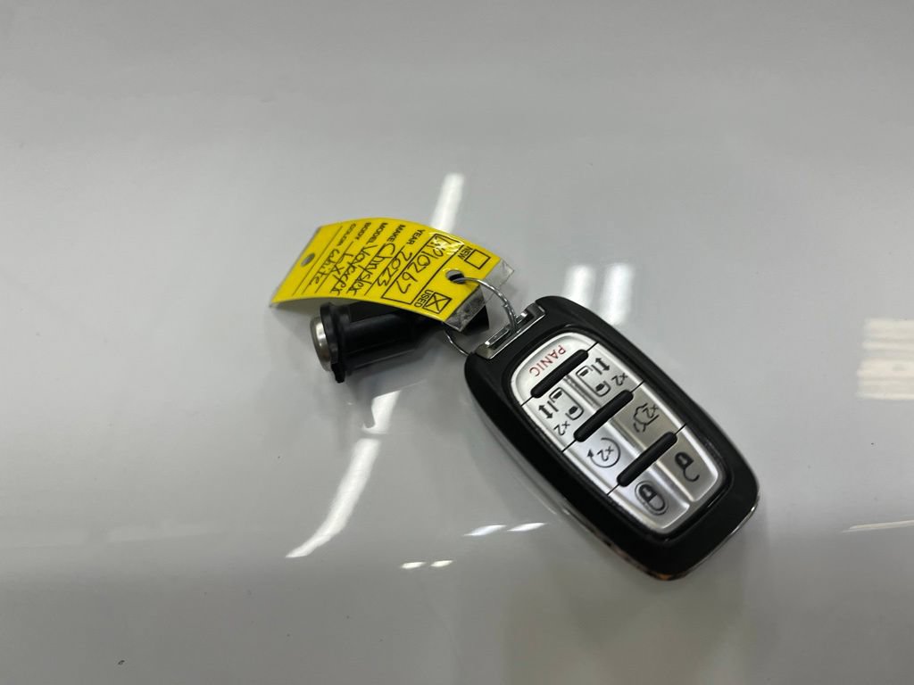 Used 2023 Chrysler Voyager LX FWD image 11