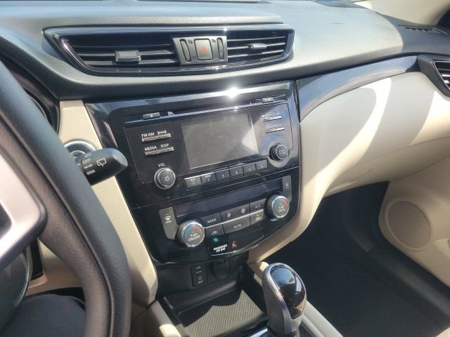 Used 2018 Nissan Rogue Sport SV AWD/4WD image 17