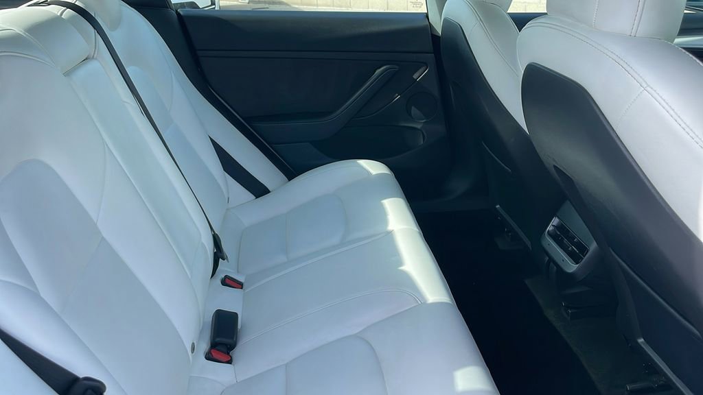 Used 2022 Tesla Model 3 Standard Range image 25