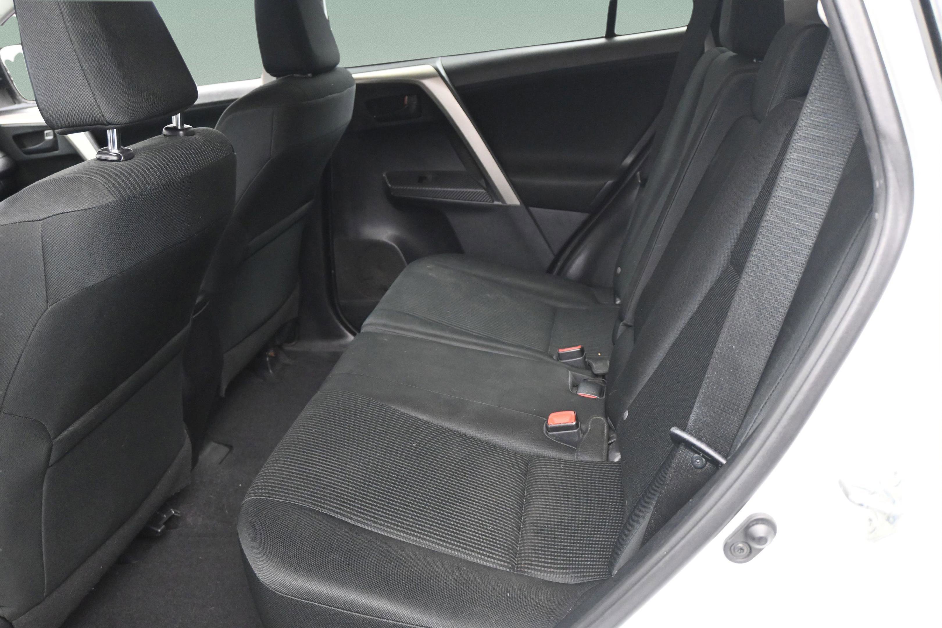 Used 2015 Toyota RAV4 LE AWD/4WD image 35