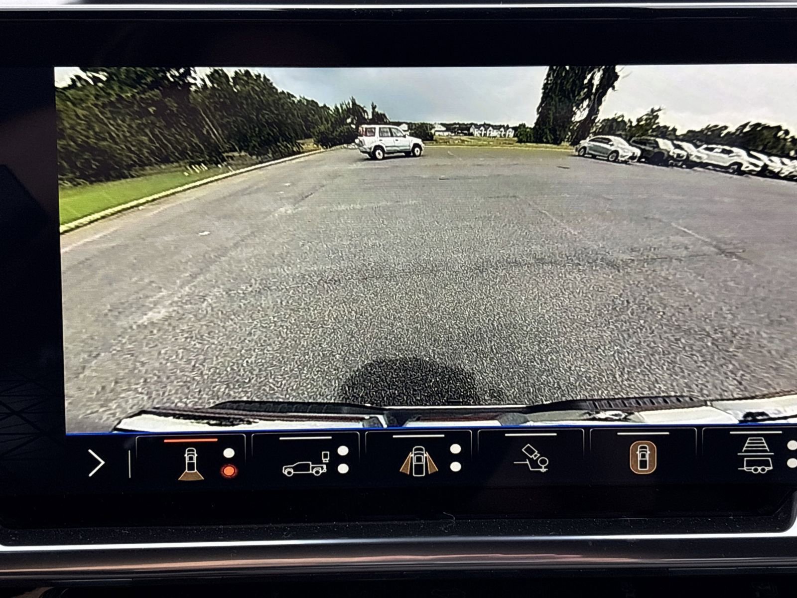 New 2025 GMC Sierra 1500 SLE w/ Preferred Package image 4