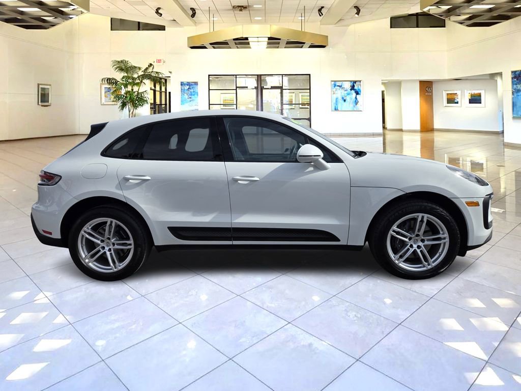 Used 2022 Porsche Macan AWD/4WD image 8