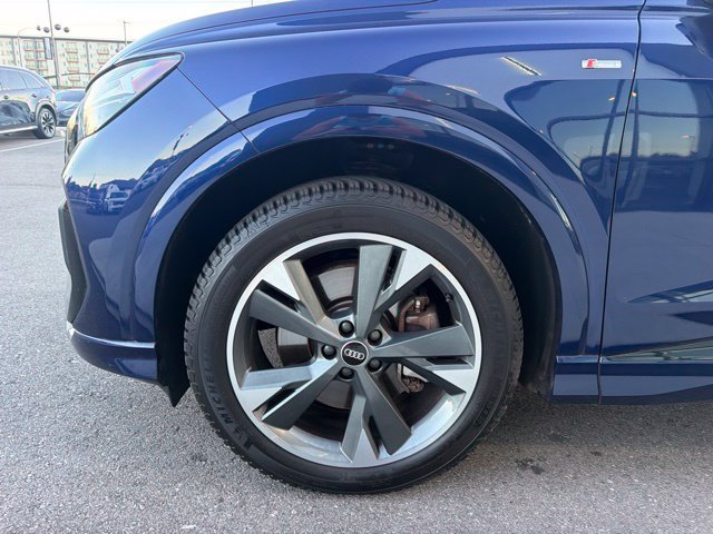 Used 2023 Audi Q4 e-tron Premium w/ Convenience Package AWD/4WD image 4