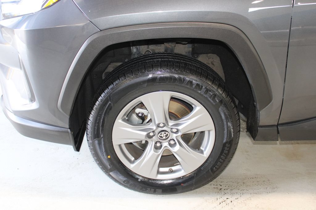 Used 2024 Toyota RAV4 LE AWD/4WD image 4