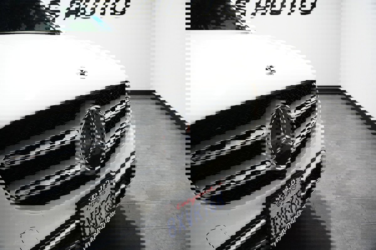 Used 2021 Mercedes-Benz GLC 300 4MATIC image 4