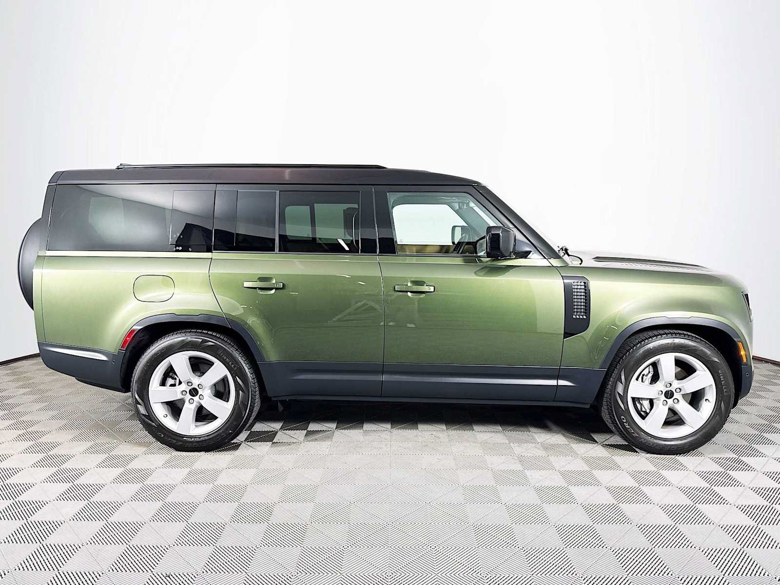Used 2026 Land Rover Defender 130 S AWD/4WD image 4