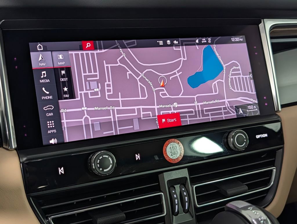 Certified 2025 Porsche Macan S image 31