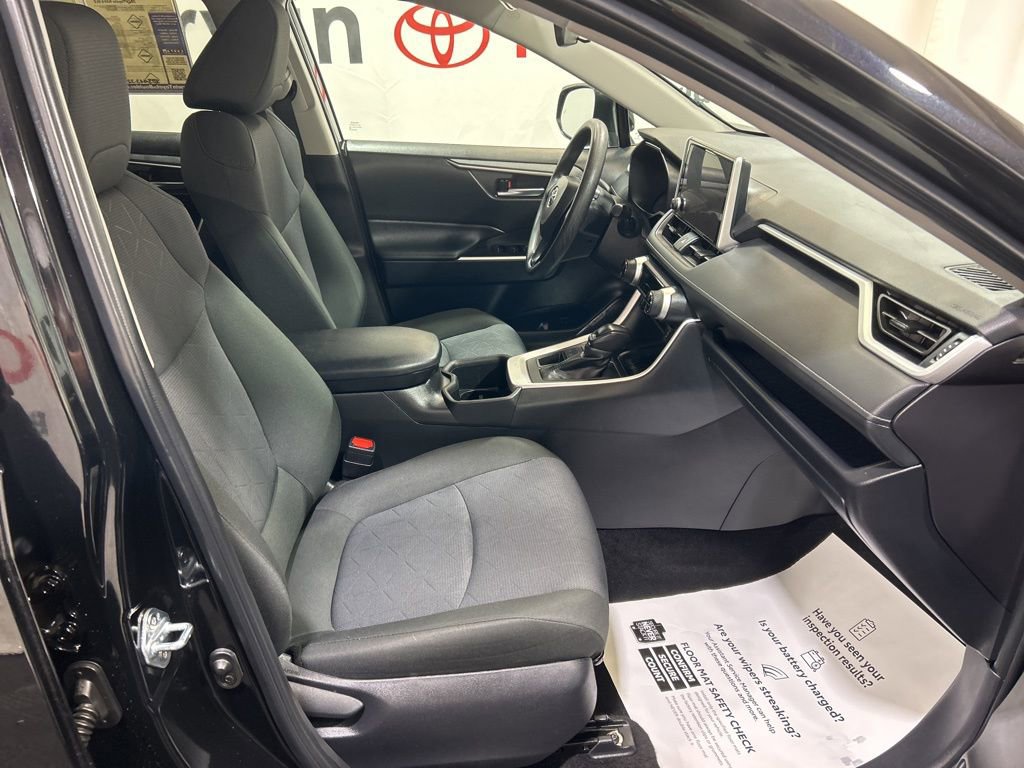 Used 2025 Toyota RAV4 XLE image 10