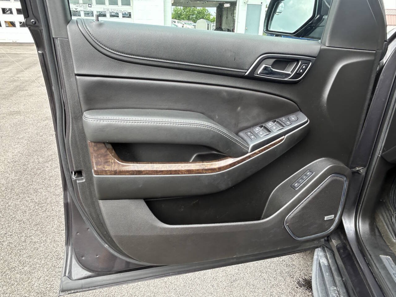 Used 2018 Chevrolet Suburban LT AWD/4WD image 10