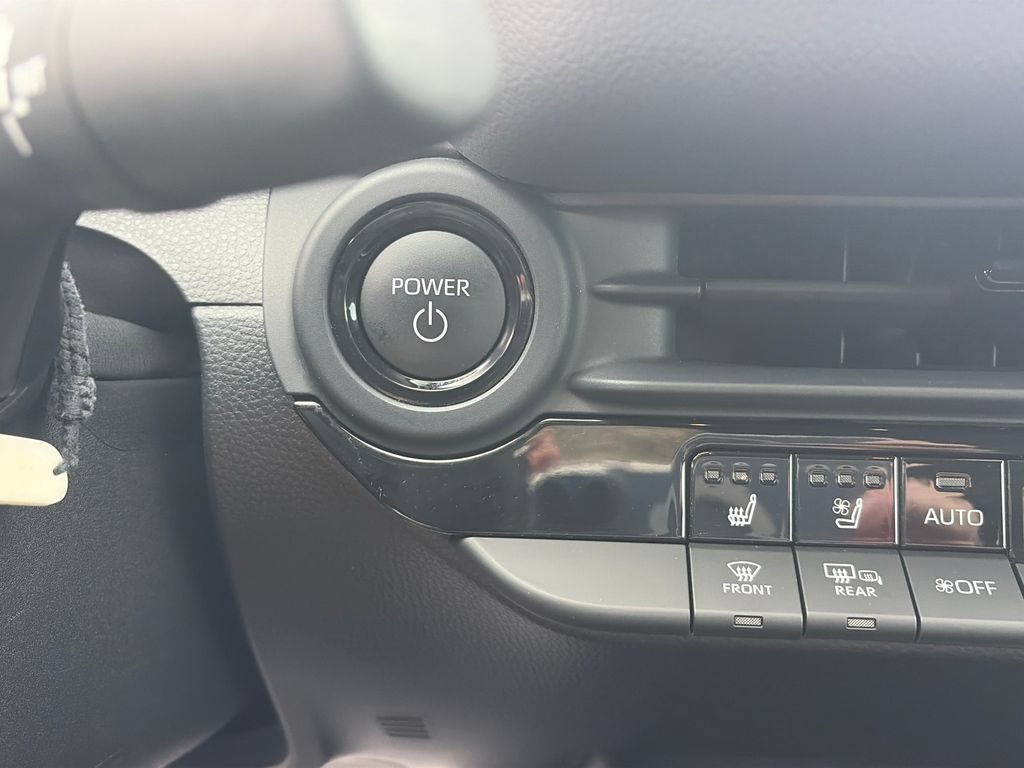 Used 2025 Toyota Crown AWD/4WD image 28