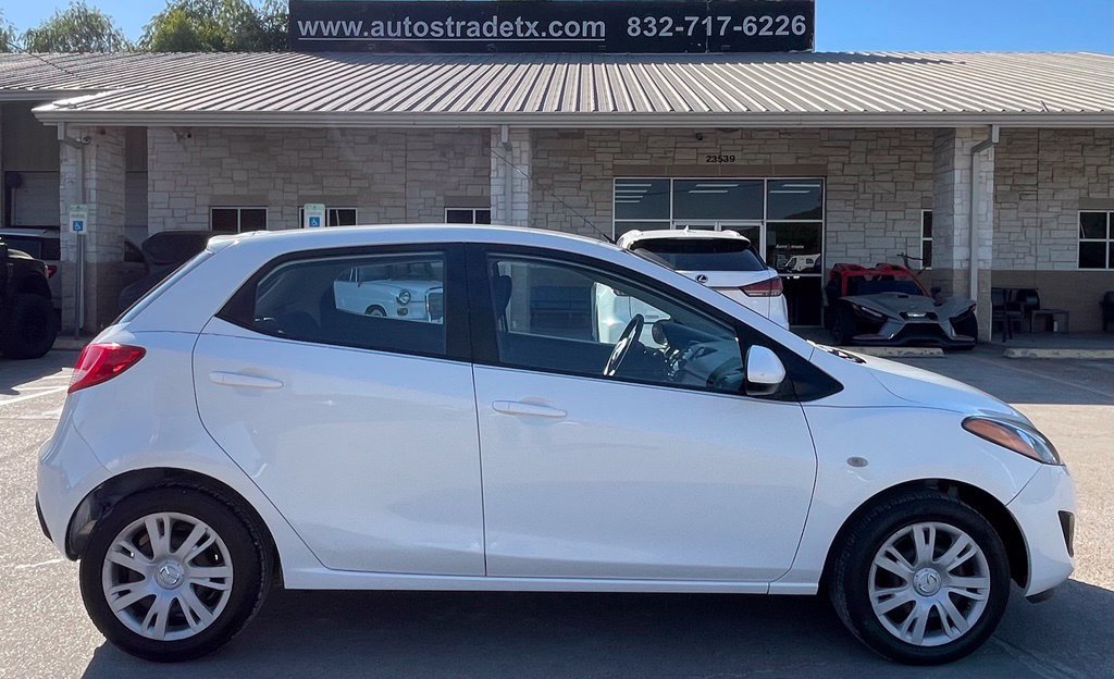 Used 2014 MAZDA MAZDA2 Sport FWD image 5
