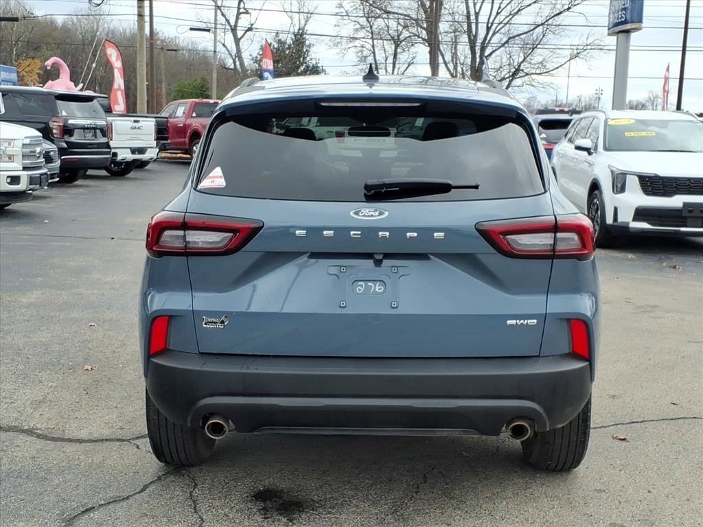 Used 2025 Ford Escape ST-Line w/ Cold Weather Package AWD/4WD video 4