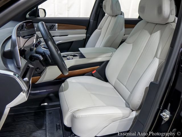 Certified 2026 Cadillac Vistiq Luxury AWD/4WD image 10
