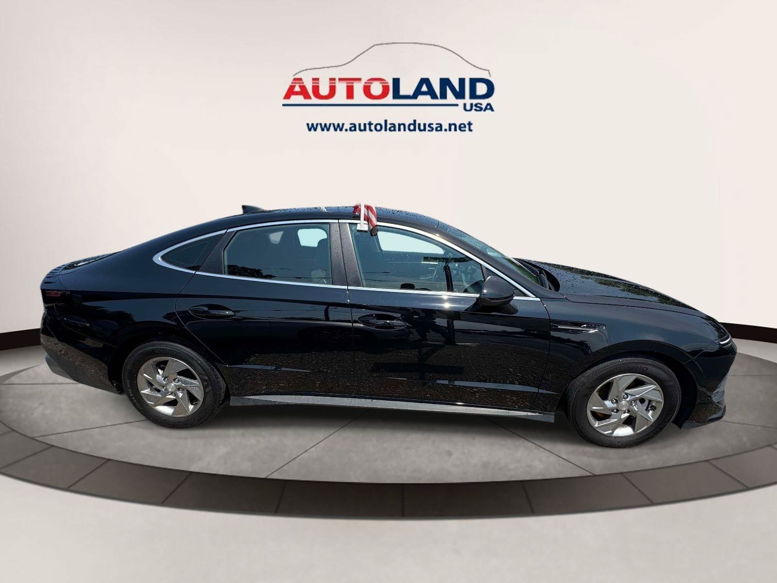 Used 2025 Hyundai Sonata SE FWD image 3