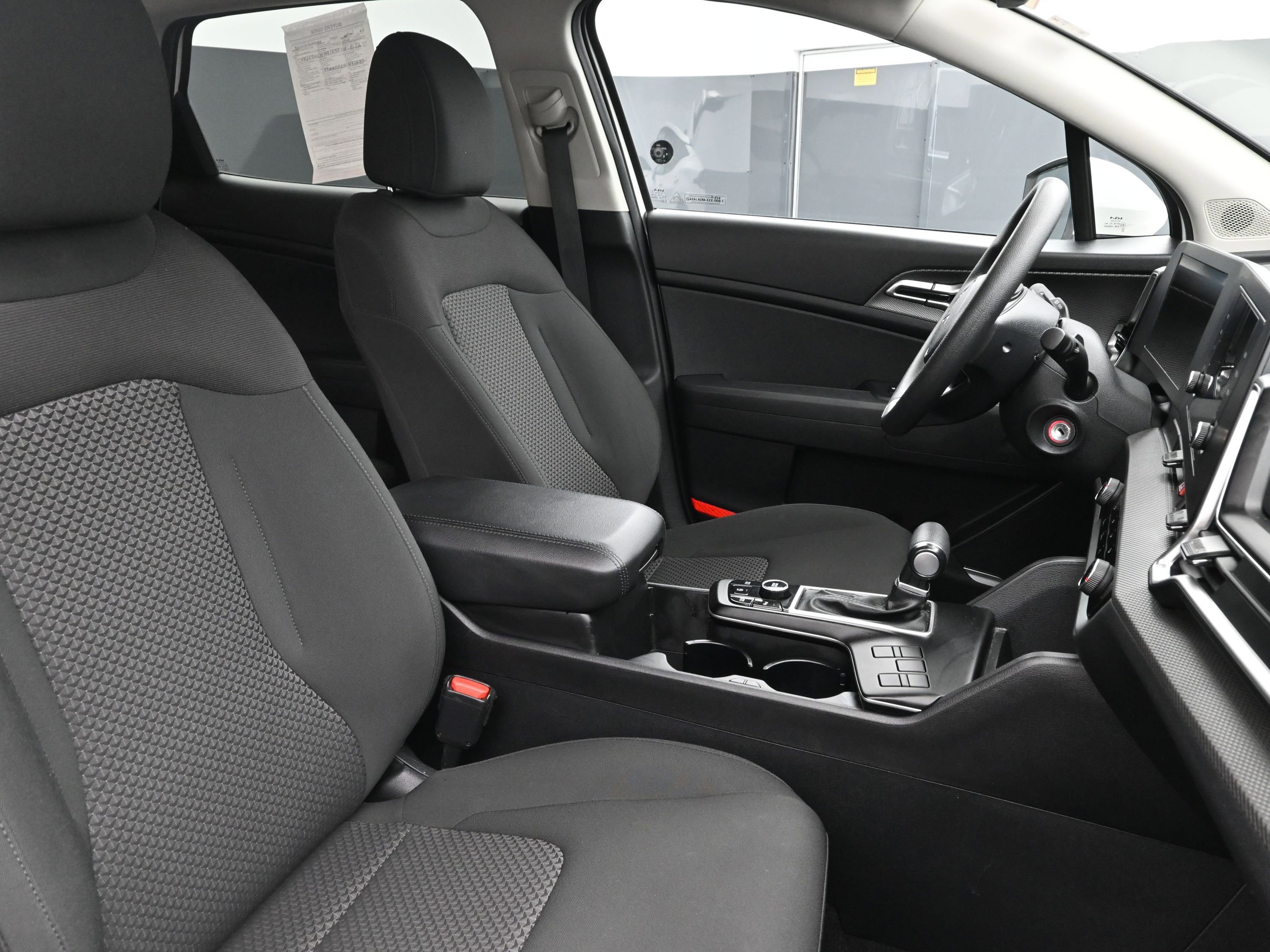 Used 2024 Kia Sportage LX image 27