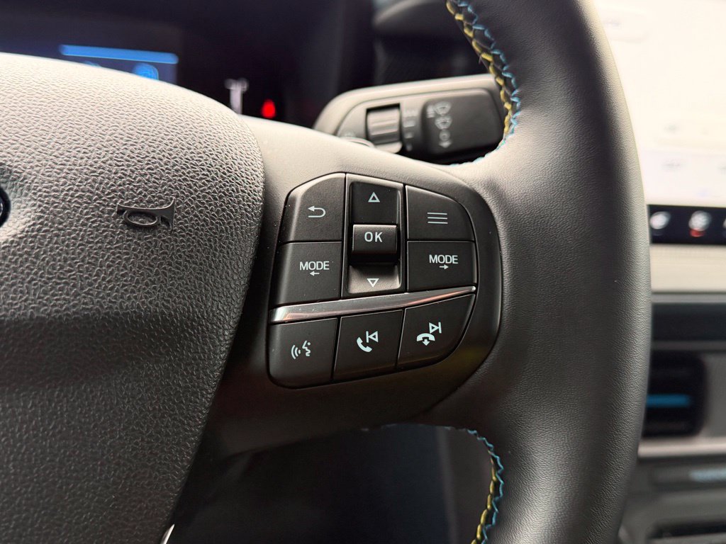 Used 2025 Ford Maverick Lobo AWD/4WD image 26