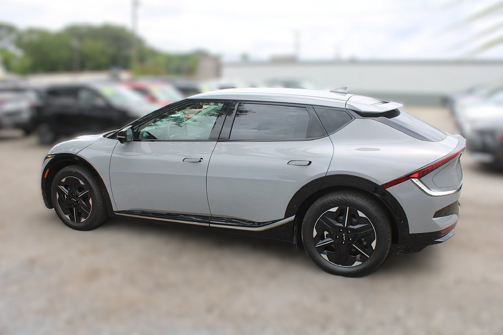 New 2026 Kia EV6 Wind RWD image 13