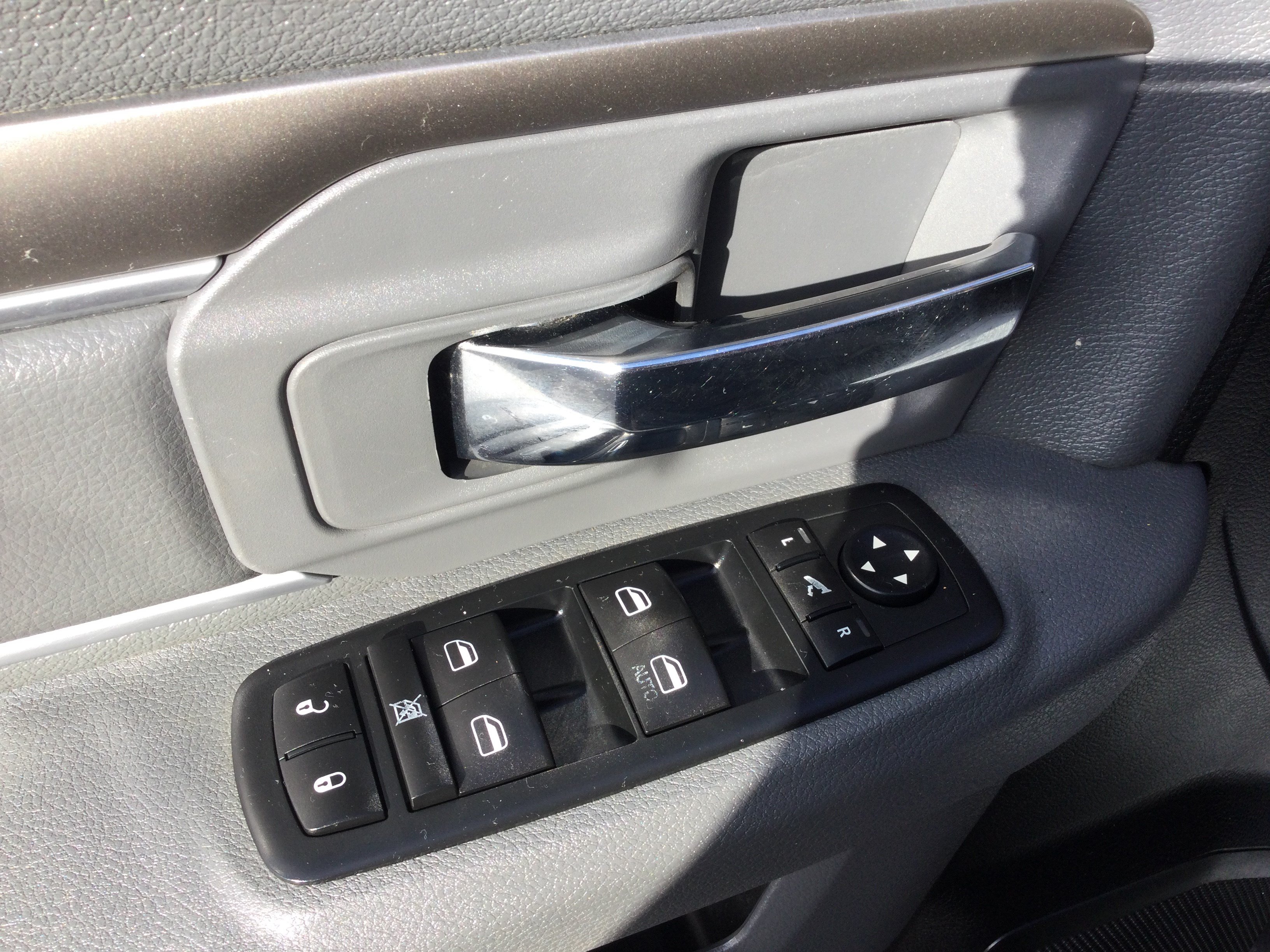 Used 2015 RAM 1500 Outdoorsman AWD/4WD image 9