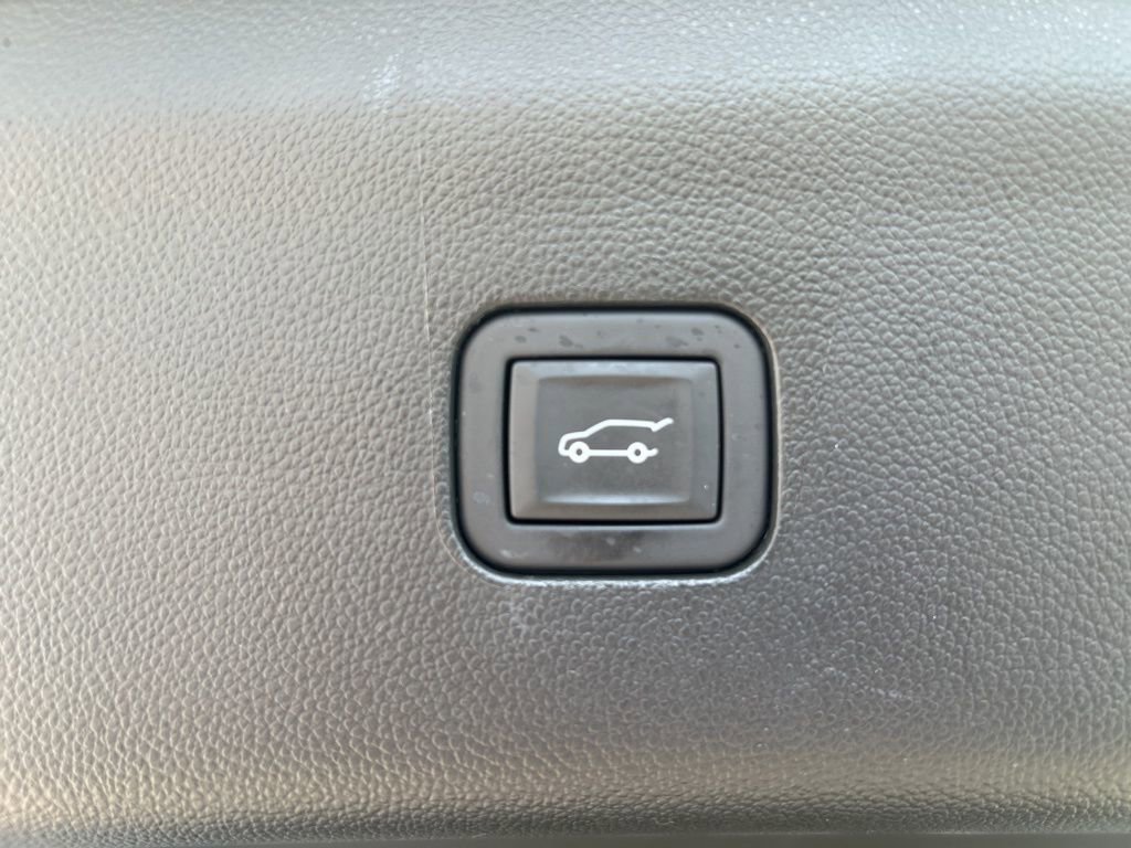 Certified 2023 Buick Enclave Essence FWD image 12