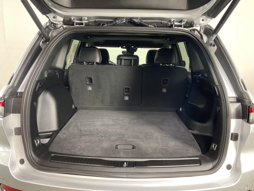 Used 2023 Jeep Grand Cherokee Altitude image 21