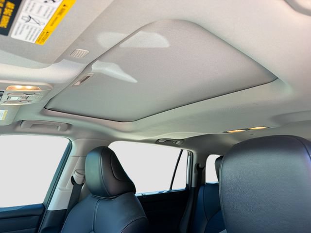 Used 2021 Toyota Highlander XLE FWD image 28