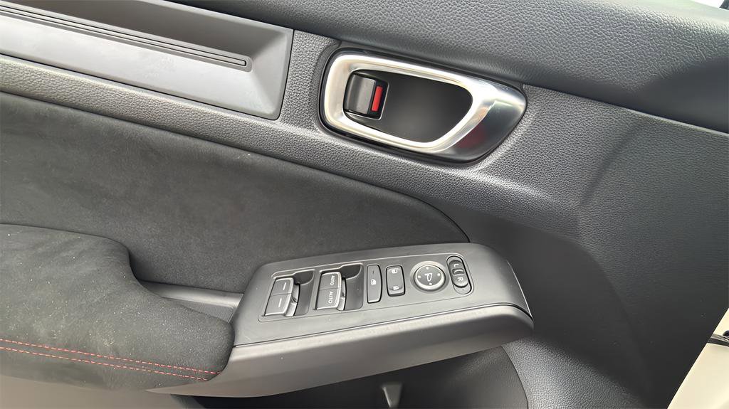 Used 2025 Honda Civic Type R image 16