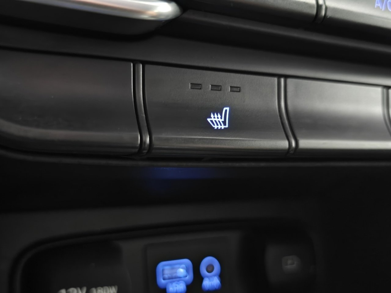 Used 2020 Hyundai Santa Fe SEL image 28