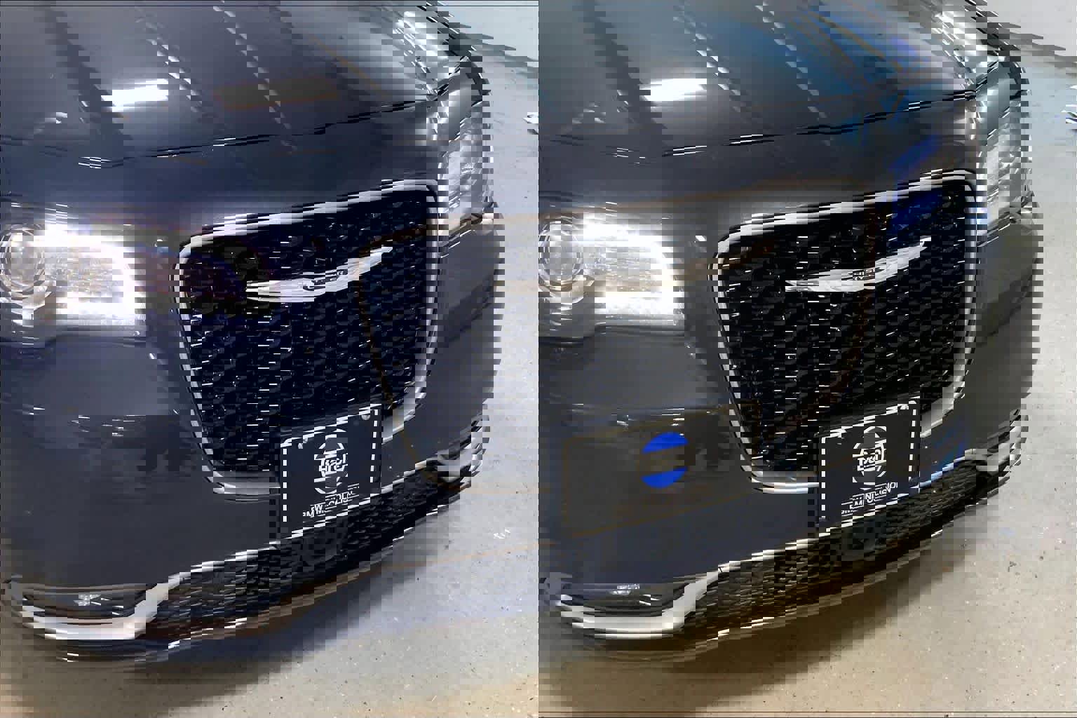 Used 2019 Chrysler 300 S w/ 300S Premium Group image 32