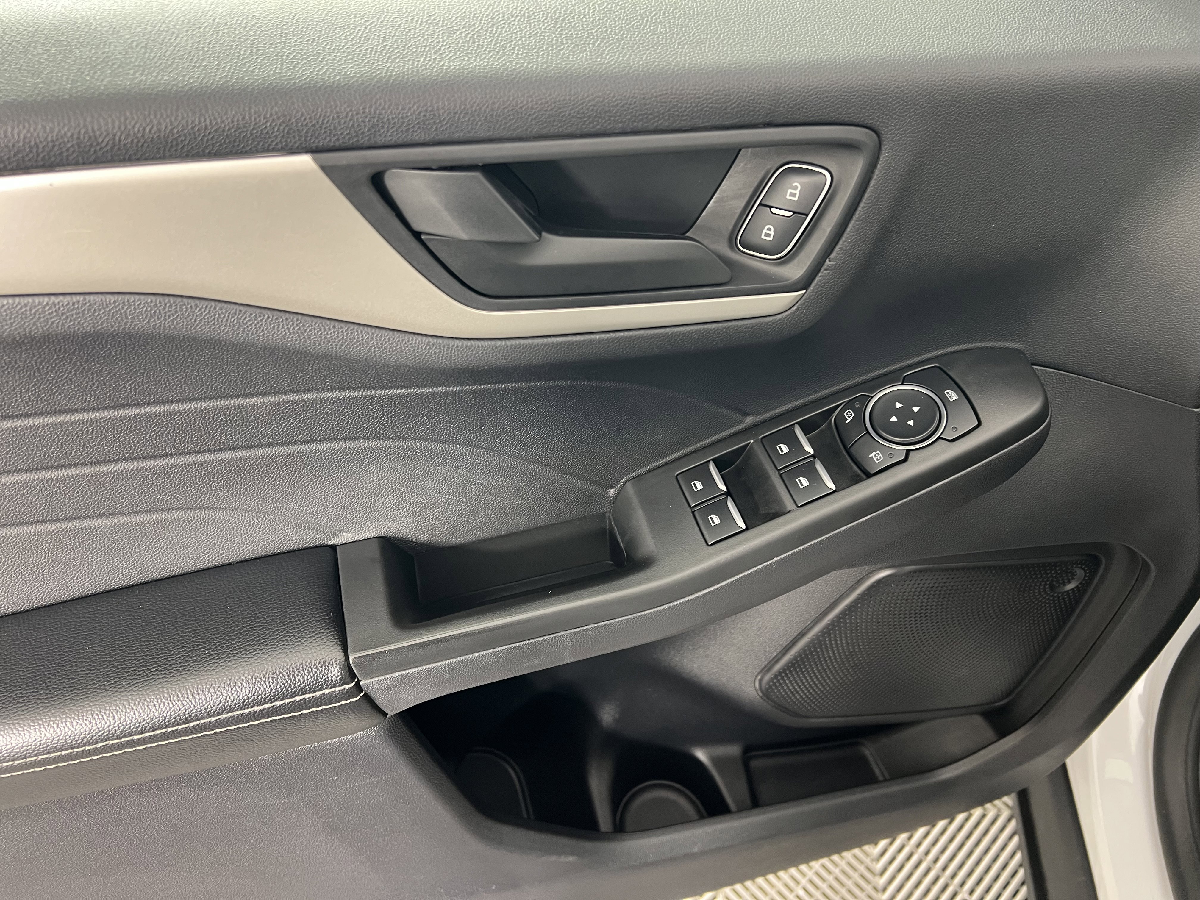 Used 2022 Ford Escape S AWD/4WD image 18