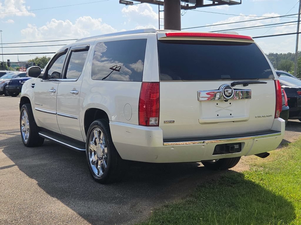 Used 2010 Cadillac Escalade ESV Luxury RWD image 2