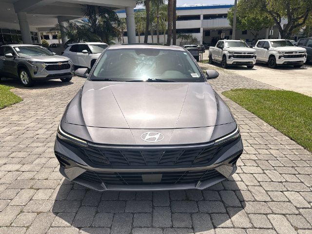 Used 2025 Hyundai Elantra SEL FWD image 18