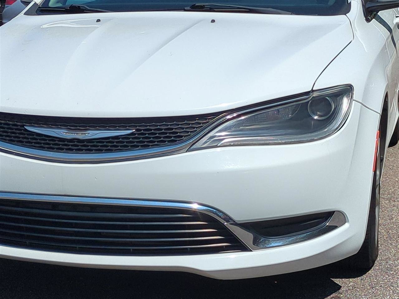 Used 2015 Chrysler 200 Limited FWD image 3