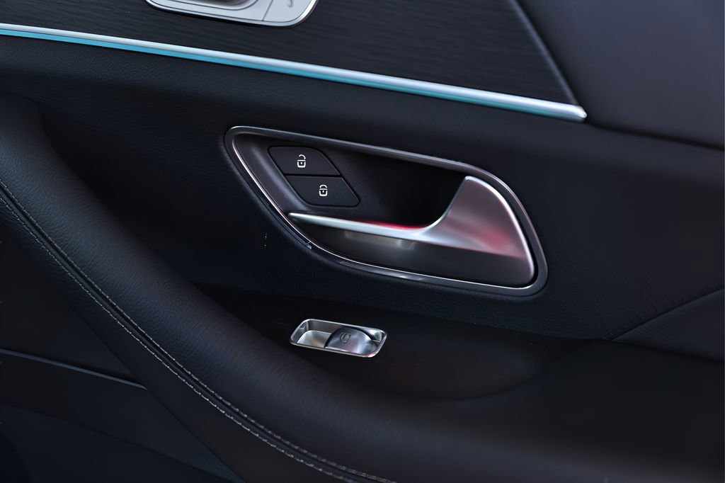 Used 2025 Mercedes-Benz GLS 450 4MATIC image 73