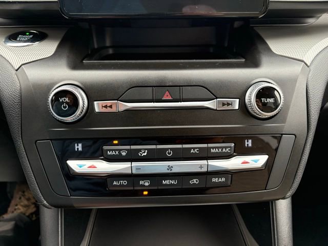 Used 2020 Ford Explorer XLT w/ Class III Trailer Tow Package image 30