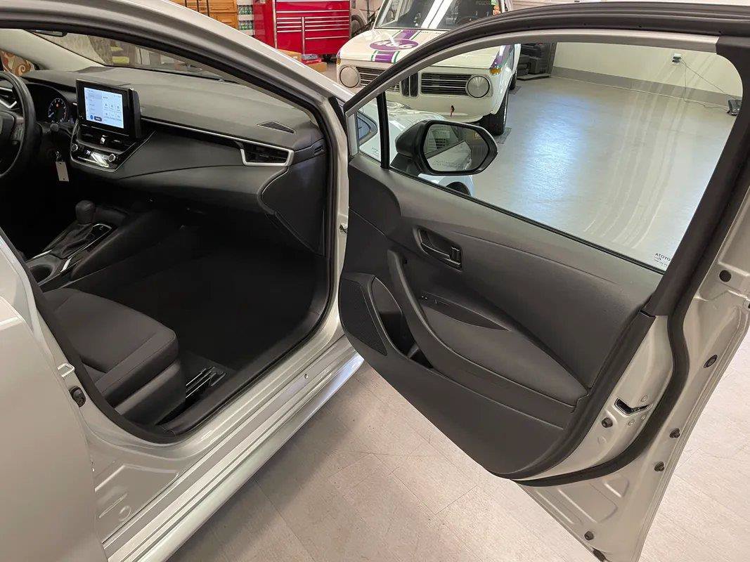 Used 2025 Toyota Corolla LE FWD image 20