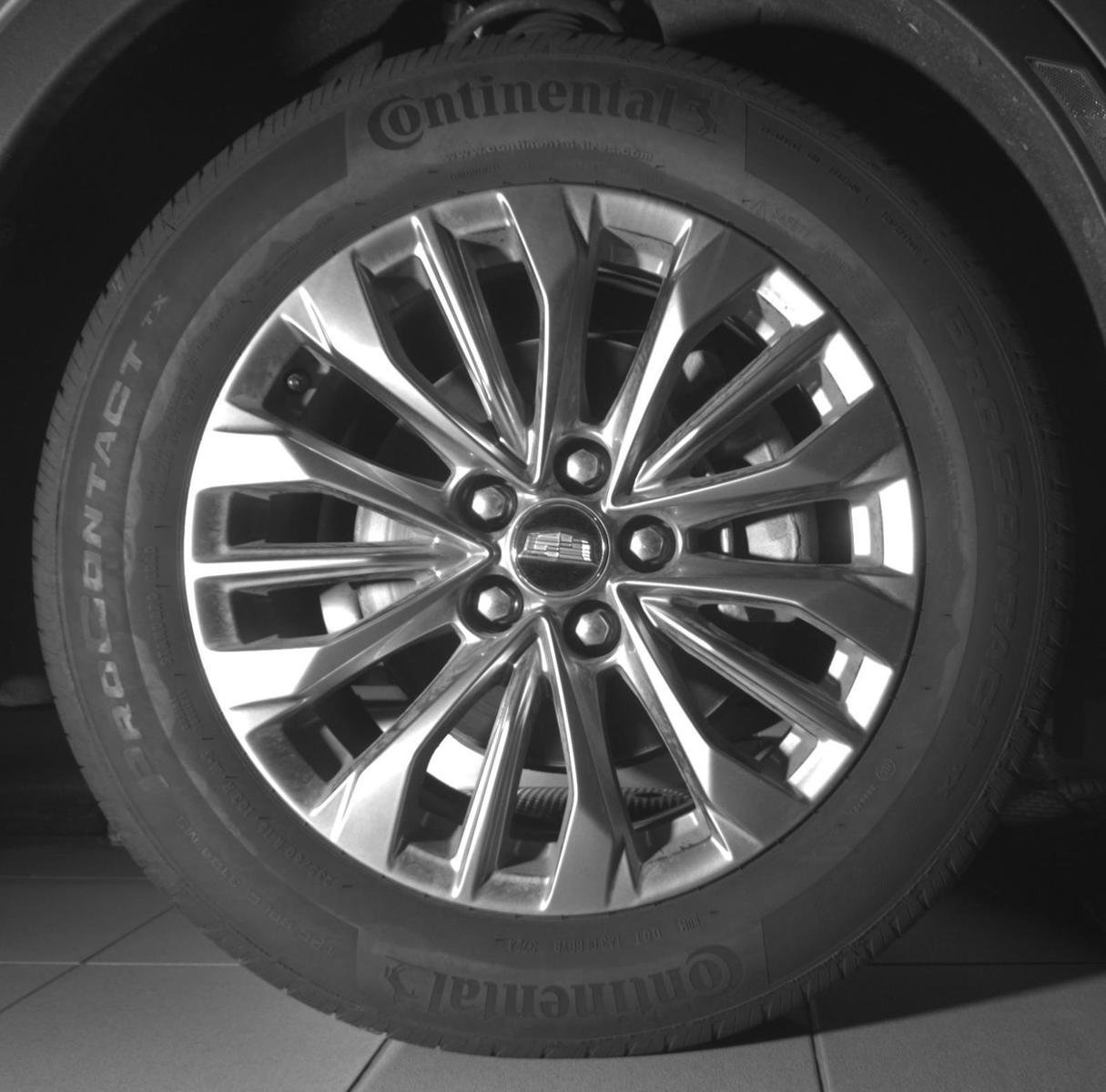 Used 2025 Cadillac XT4 Premium Luxury FWD image 11