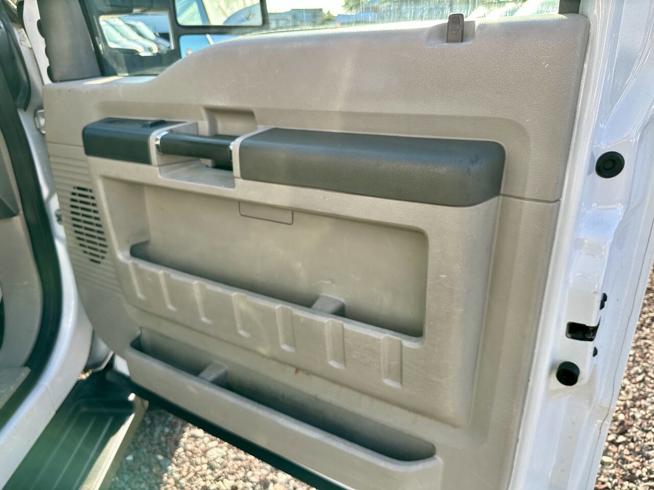 Used 2009 Ford F550 2WD Regular Cab Super Duty image 18