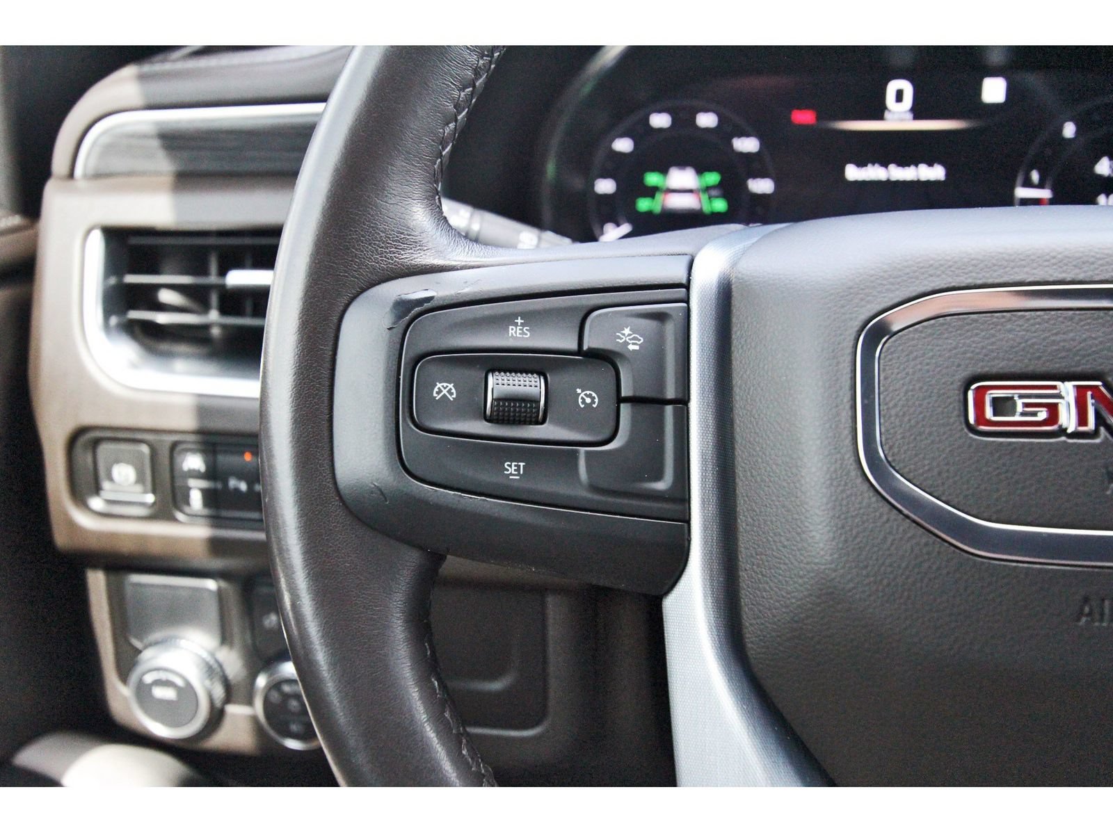 Used 2023 GMC Yukon XL SLT RWD image 23