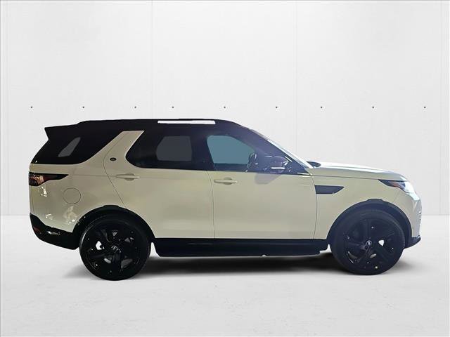 New 2025 Land Rover Discovery Dynamic SE image 4
