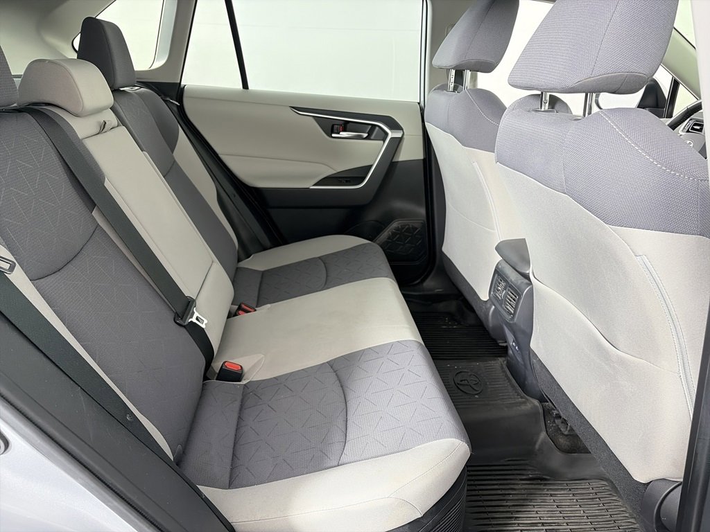Used 2022 Toyota RAV4 XLE image 29