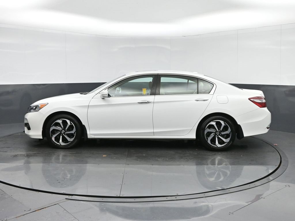 Used 2016 Honda Accord EX image 4