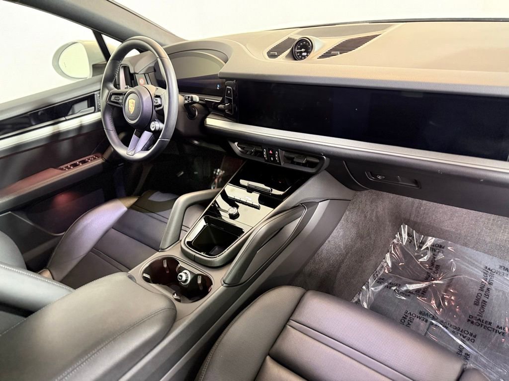 Used 2025 Porsche Cayenne Coupe w/ Premium Package Plus image 24
