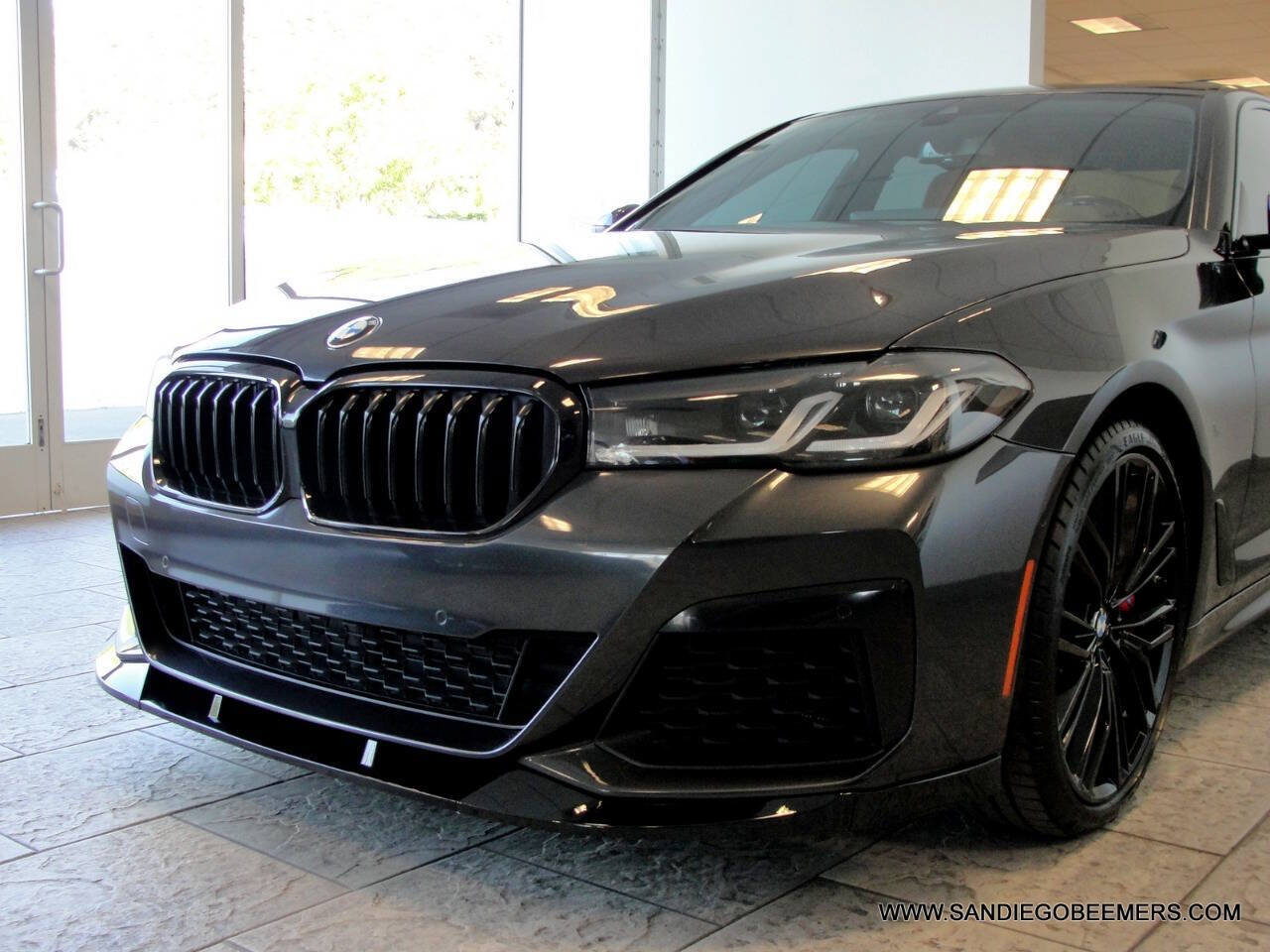 Used 2023 BMW 540i w/ M Sport Package RWD image 5