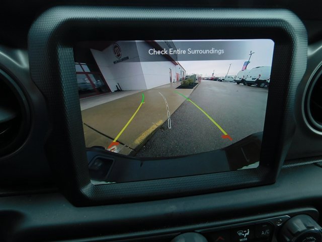 Used 2023 Jeep Gladiator Willys image 29