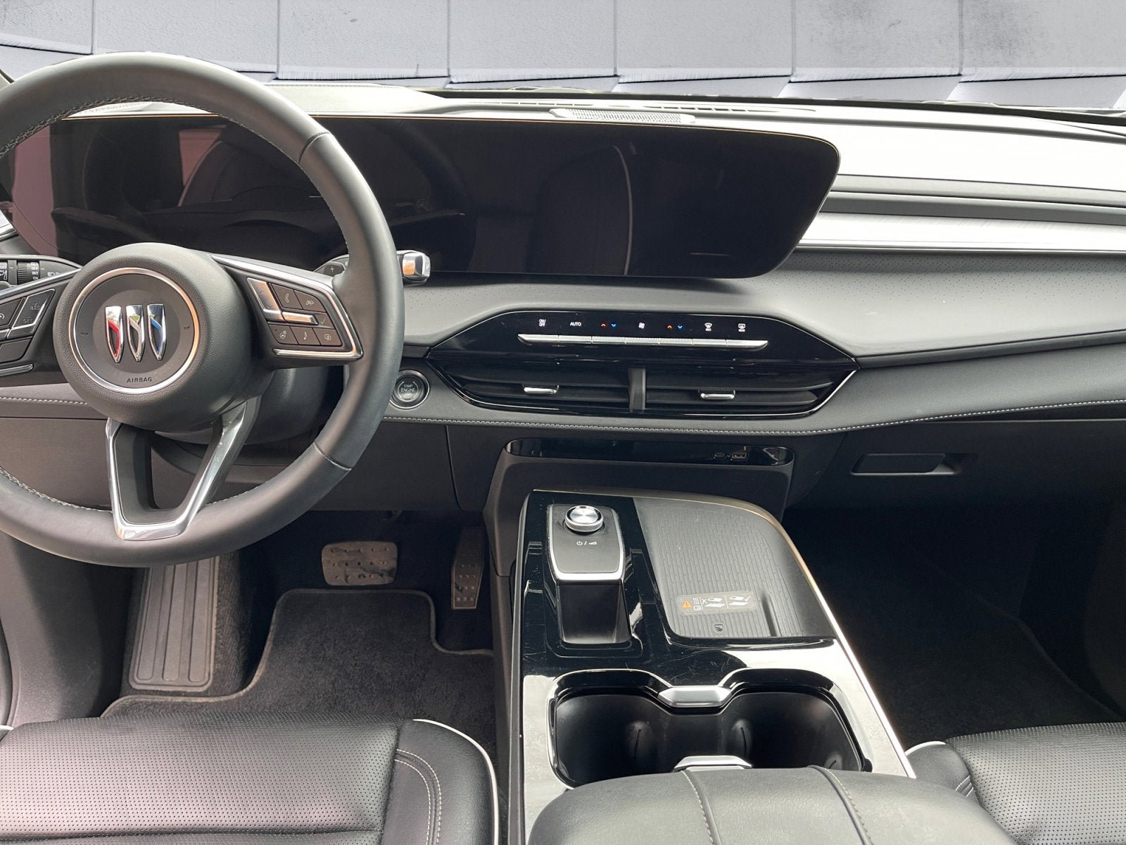 Certified 2025 Buick Enclave Avenir AWD/4WD image 11
