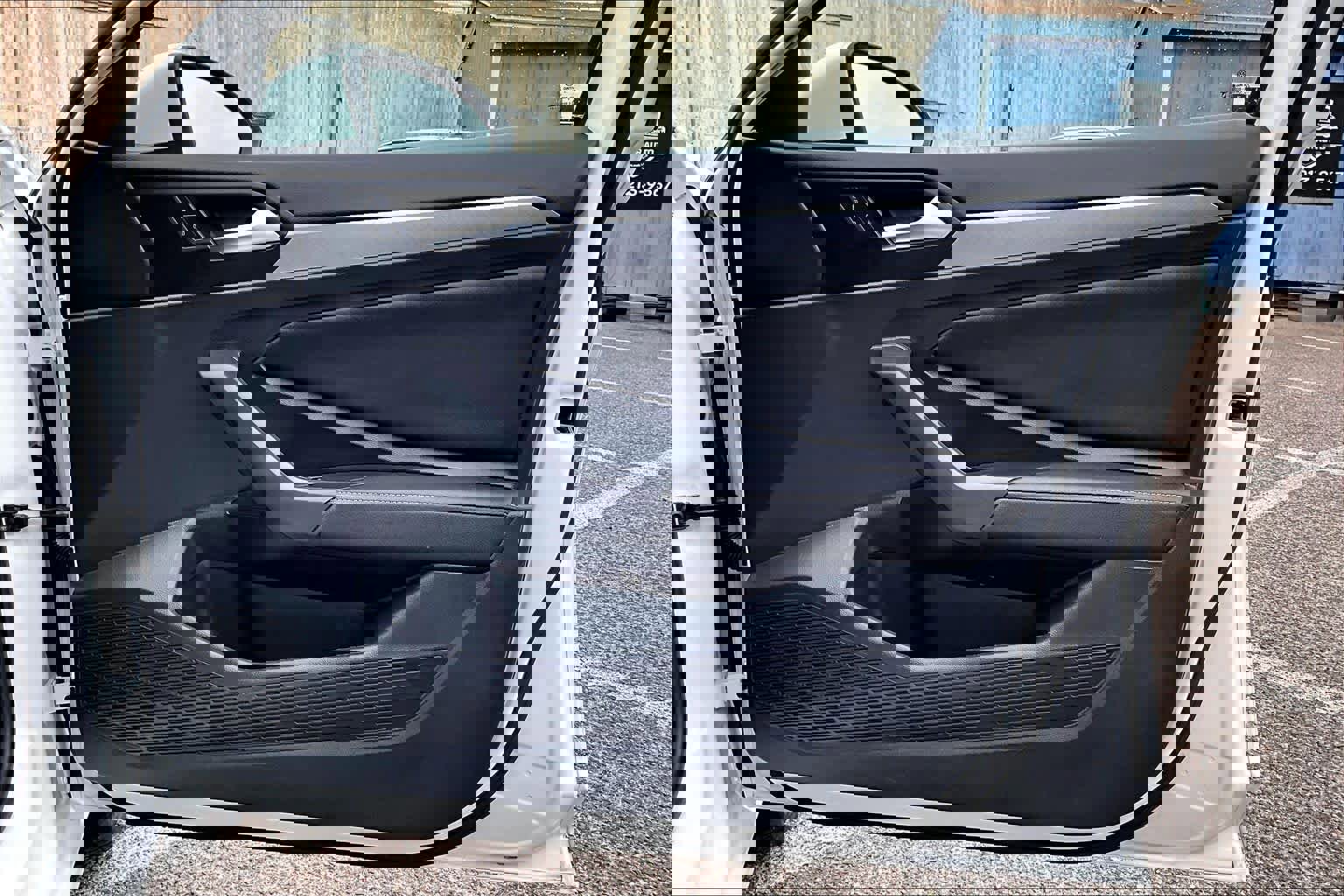 Used 2023 Volkswagen Jetta SE FWD image 22